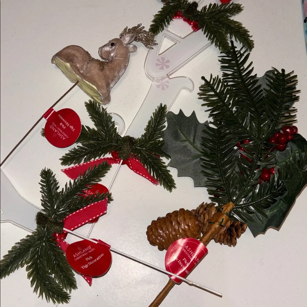 Holly and Berry Garland with Red Bows Green Pine Accents Floral Pics Letters NWT
